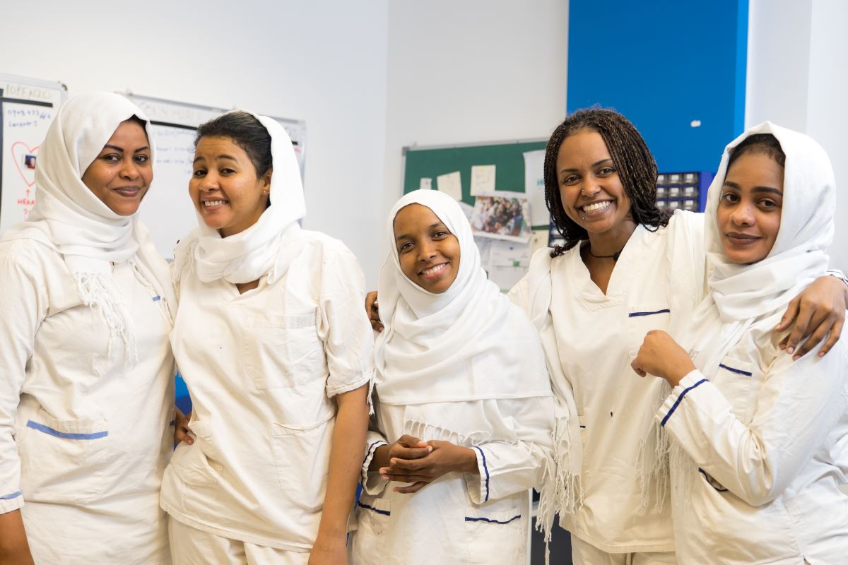 Le donne dello staff del Centro Salam di EMERGENCY a Khartoum